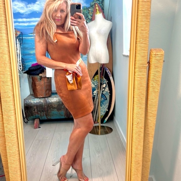 NWT Iris, Buckle-Strapped Over-All Dress, Soft Lightweight Rich Tan Suede,Size M - Picture 13 of 15